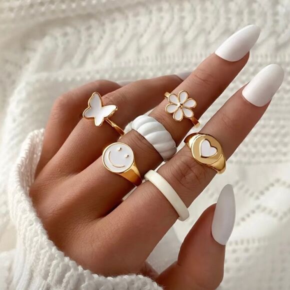 NEW Set of 6 retro style rings, floral boho jewelry, smiley face ring, flowers - Picture 1 of 6